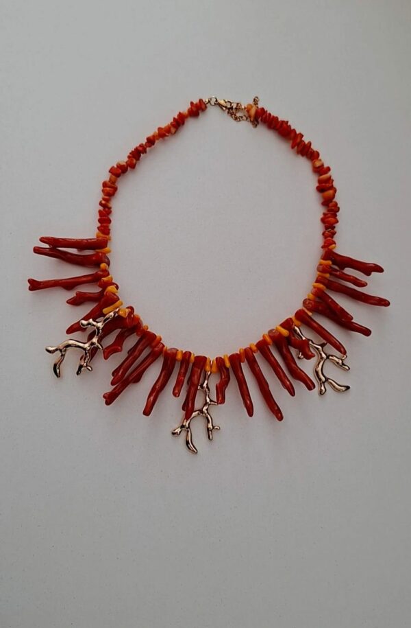 Collar Cuernos rojo